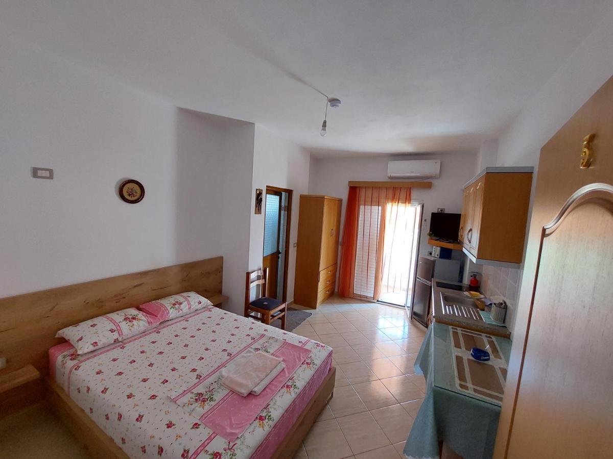 Villa Mihal Apartments Ksamil Exterior photo