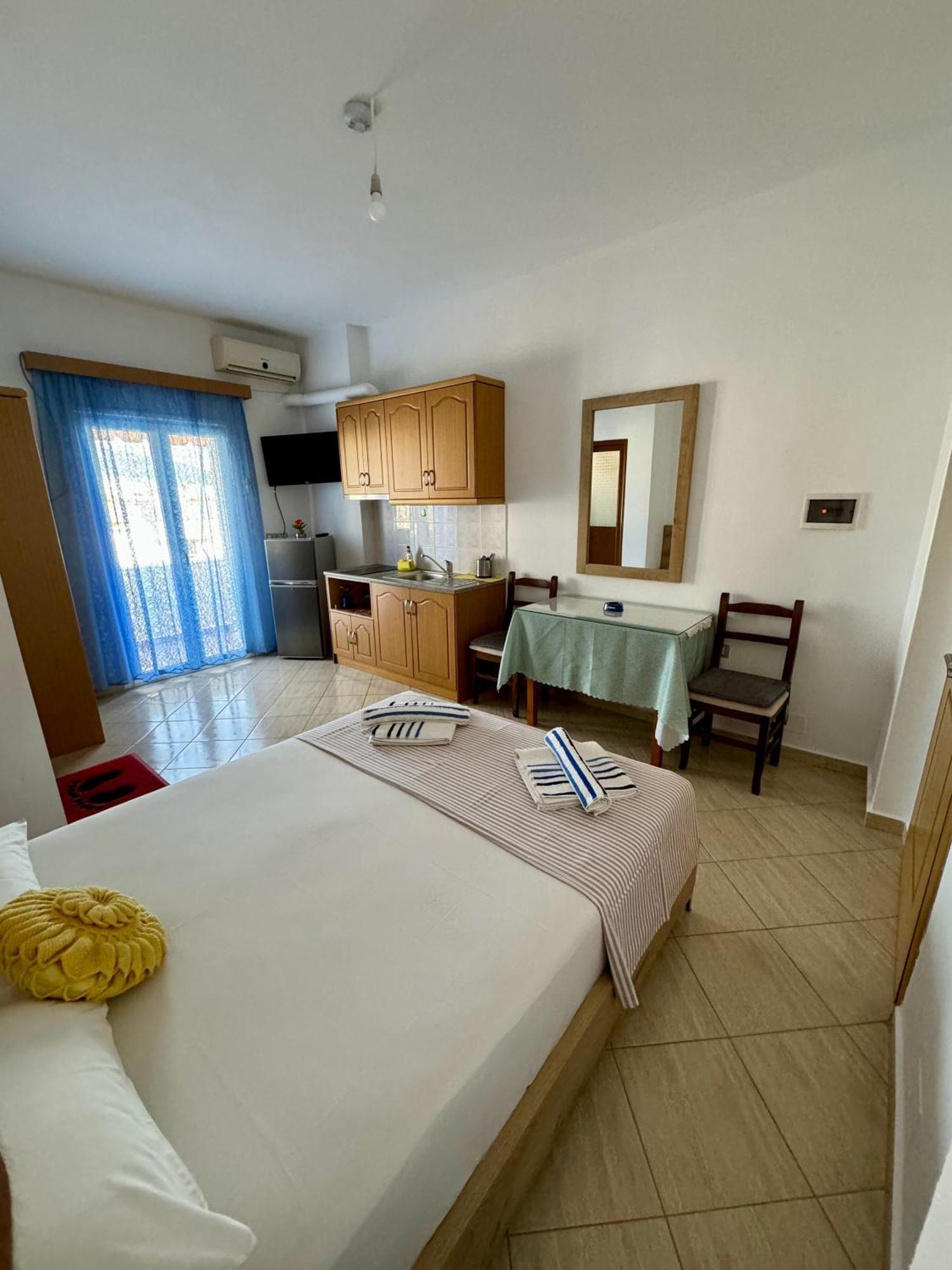 Villa Mihal Apartments Ksamil Exterior photo