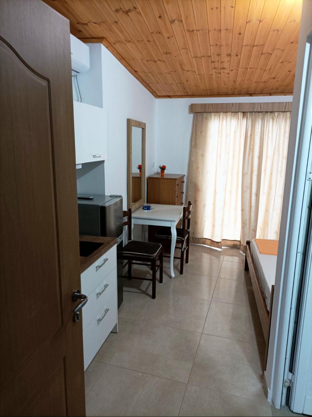 Villa Mihal Apartments Ksamil Exterior photo